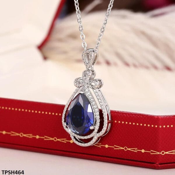 Silver-plated Crown Teardrop Pendant Necklace for Women – Lightweight Jewelry with Chain